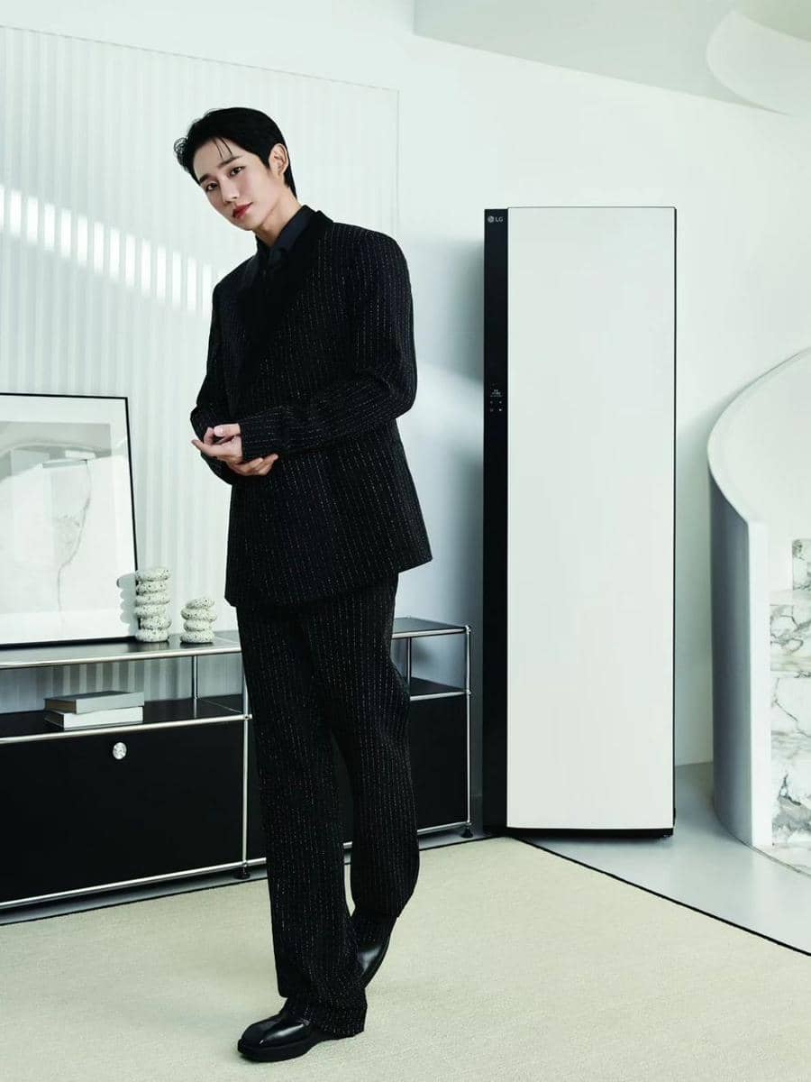 potret Jung Hae In (instagram.com/holyhaein)
