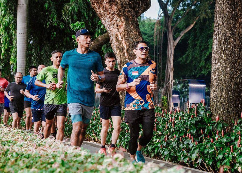 potret Daffa Wardhana lari pagi bareng Sandiaga Uno (instagram.com/daffawardhana)