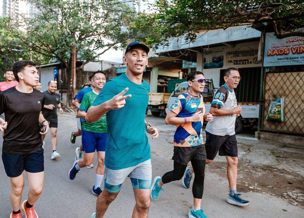 potret Daffa Wardhana lari pagi bareng Sandiaga Uno (instagram.com/daffawardhana)