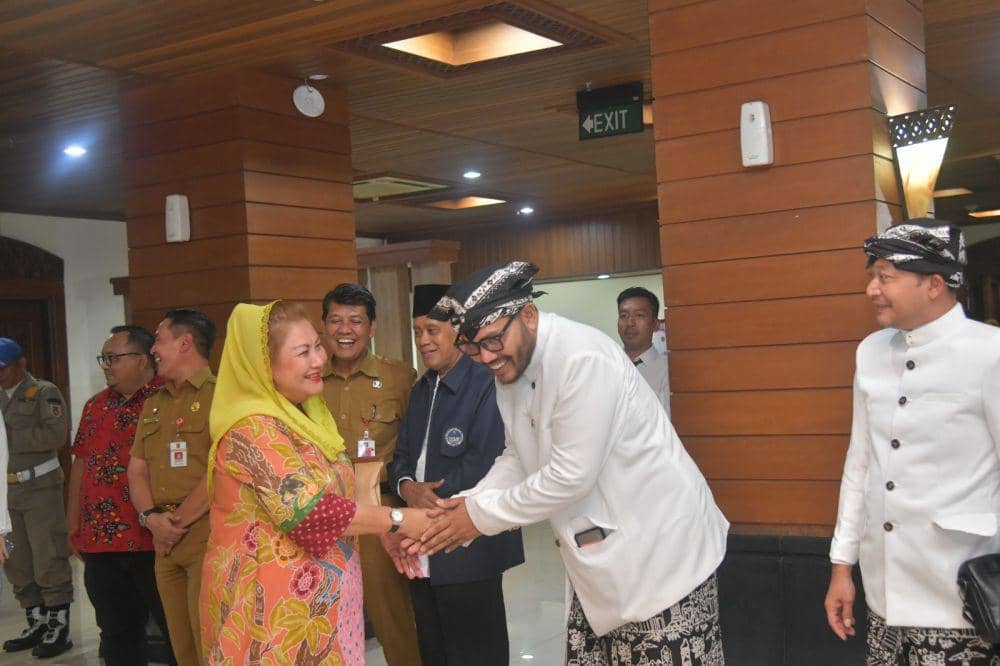 Peluncuran Maskot dan Jingle Pemilihan Wali Kota (Pilwakot) Semarang 2024 di Ruang Lokakrida, Kompleks Balai Kota Semarang, Senin (27/5/2024) malam. (dok. KPU)