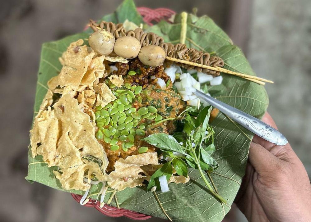 Tempat Sarapan Nasi Pecel di Sekitar Alun-Alun Malang