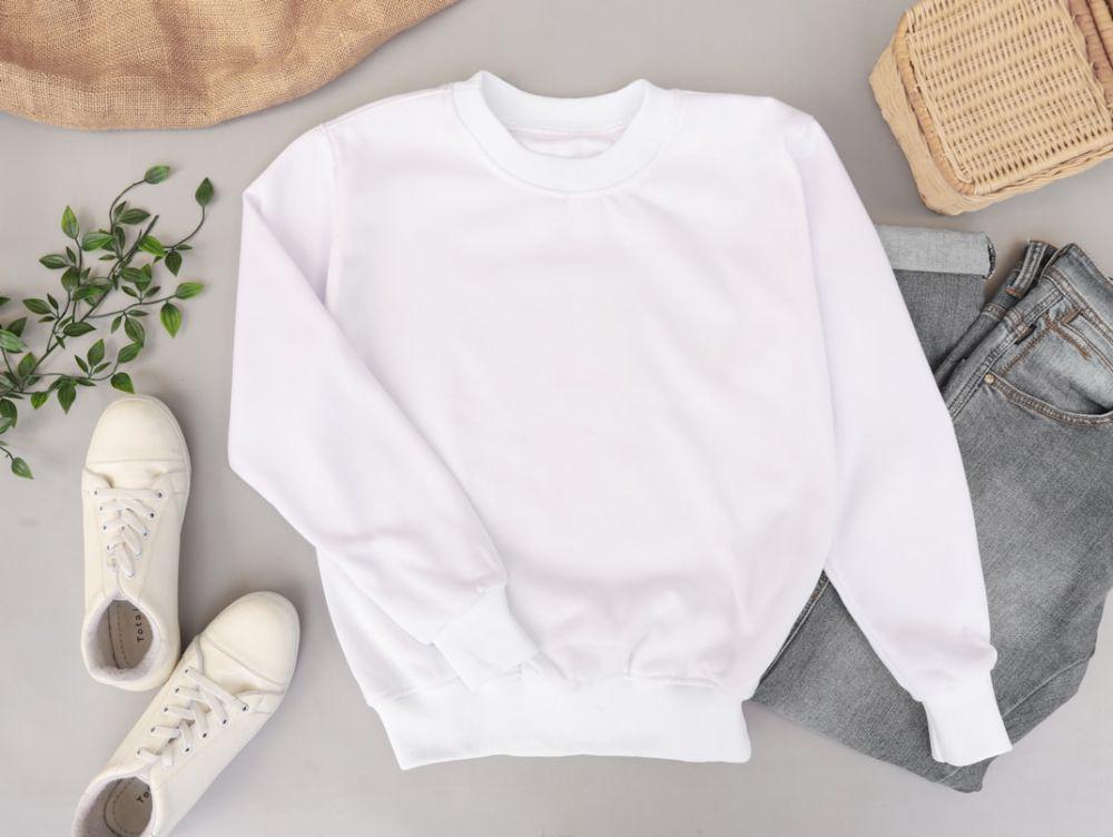 5 Rekomendasi Sweater Pria yang Bisa Menunjang Penampilan, Stylish!