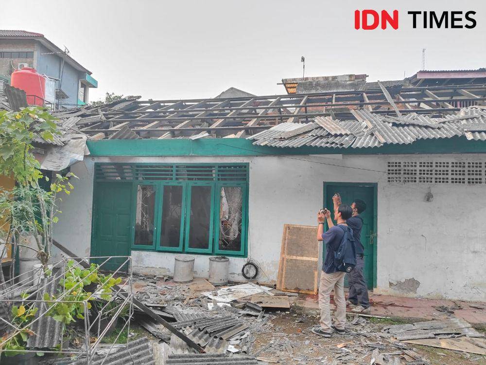 Ledakan tabung gas hancurkan rumah di Bekasi. (IDN Times/Imam Faishal)