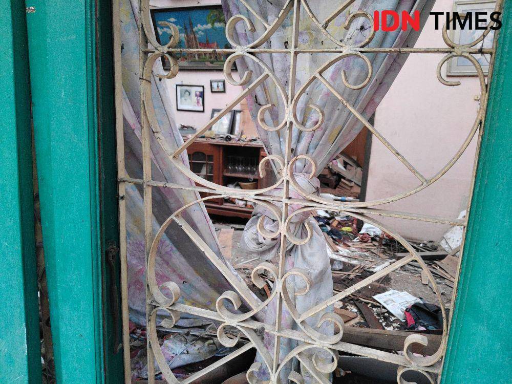 Ledakan tabung gas hancurkan rumah di Bekasi. (IDN Times/Imam Faishal)