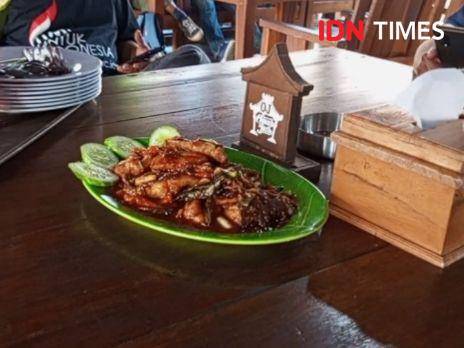 Menu rica rica gurameh terinspirasi dari masakan untuk keluarga.(IDN Times/Cokie Sutrisno)