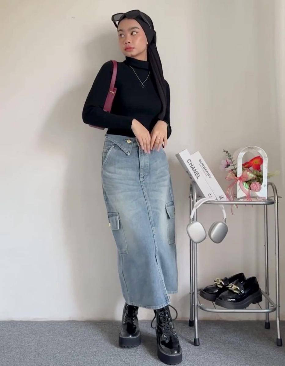 OOTD hIjab pakai rok jeans ala Nola Clara (instagram.com/nolaclr.a)