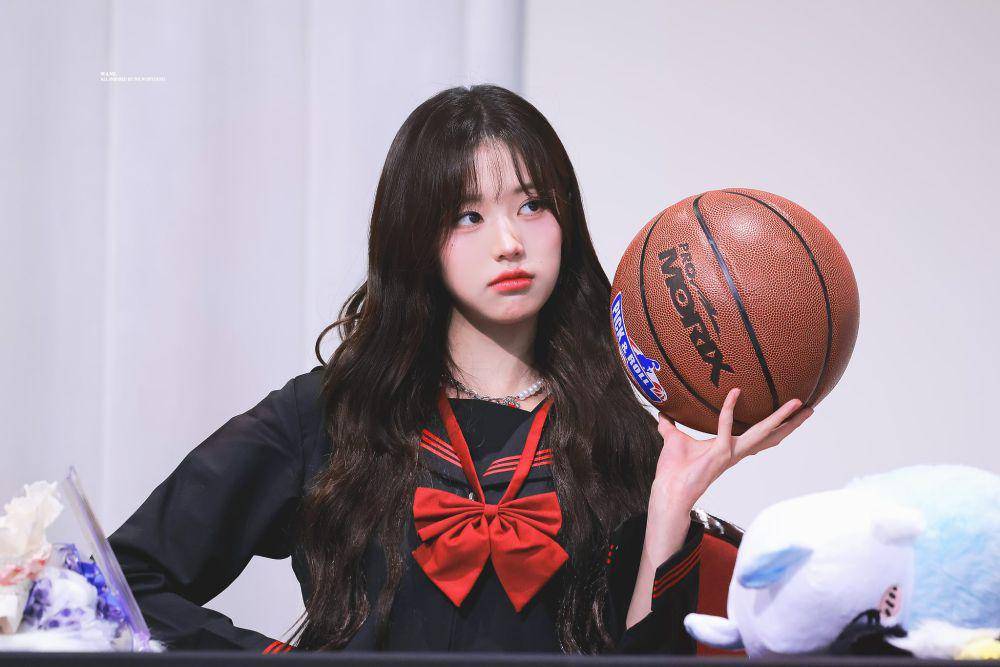 potret Wonyoung IVE cosplay jadi Haruko Akagi 'Slam Dunk' (twitter.com/want__wy)