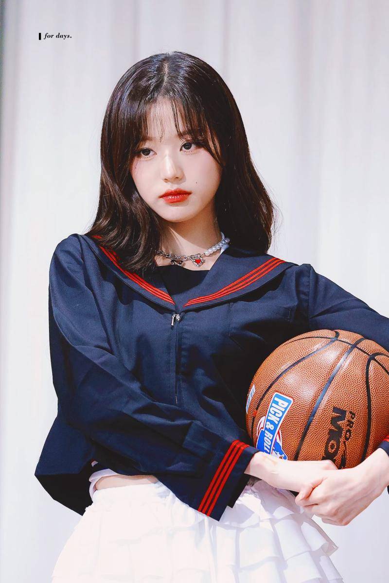 potret Wonyoung IVE cosplay jadi Haruko Akagi 'Slam Dunk' (twitter.com/for_102days)