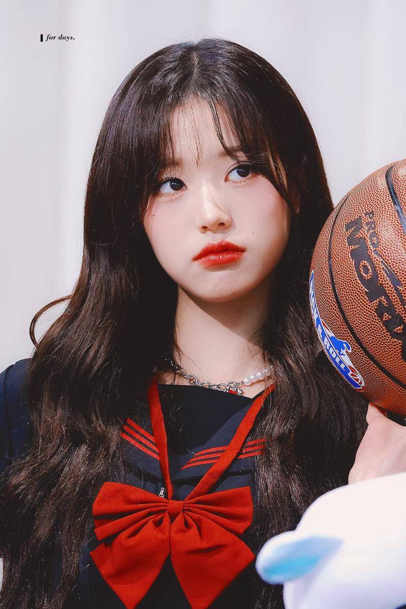 potret Wonyoung IVE cosplay jadi Haruko Akagi 'Slam Dunk' (twitter.com/for_102days)