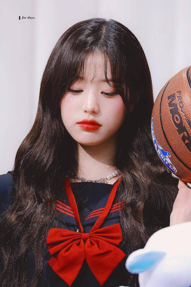 potret Wonyoung IVE cosplay jadi Haruko Akagi 'Slam Dunk' (twitter.com/for_102days)