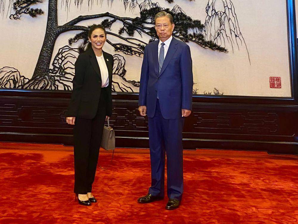 potret Kris Dayanti kunjungan kerja ke China (instagram.com/krisdayantilemos)