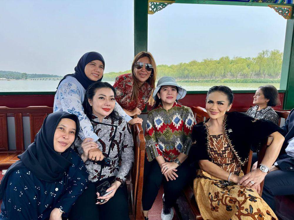 potret Kris Dayanti kunjungan kerja ke China (instagram.com/krisdayantilemos)