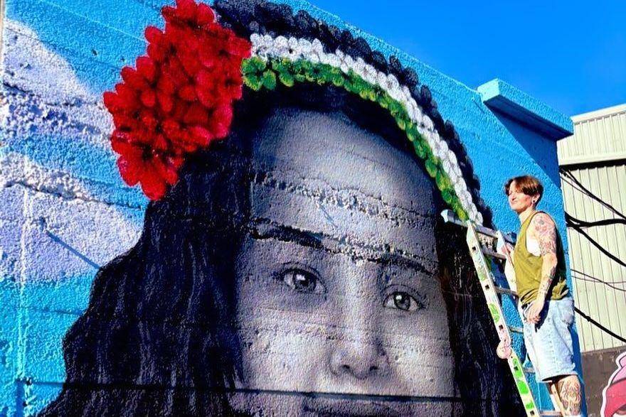 mural Hind Rajab di dinding luar stadion markas Bohemian FC (instagram.com/bfcdublin)
