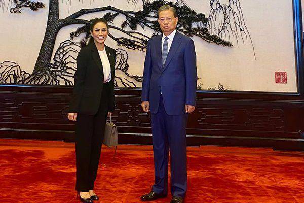 potret Kris Dayanti kunjungan kerja ke China (instagram.com/krisdayantilemos)