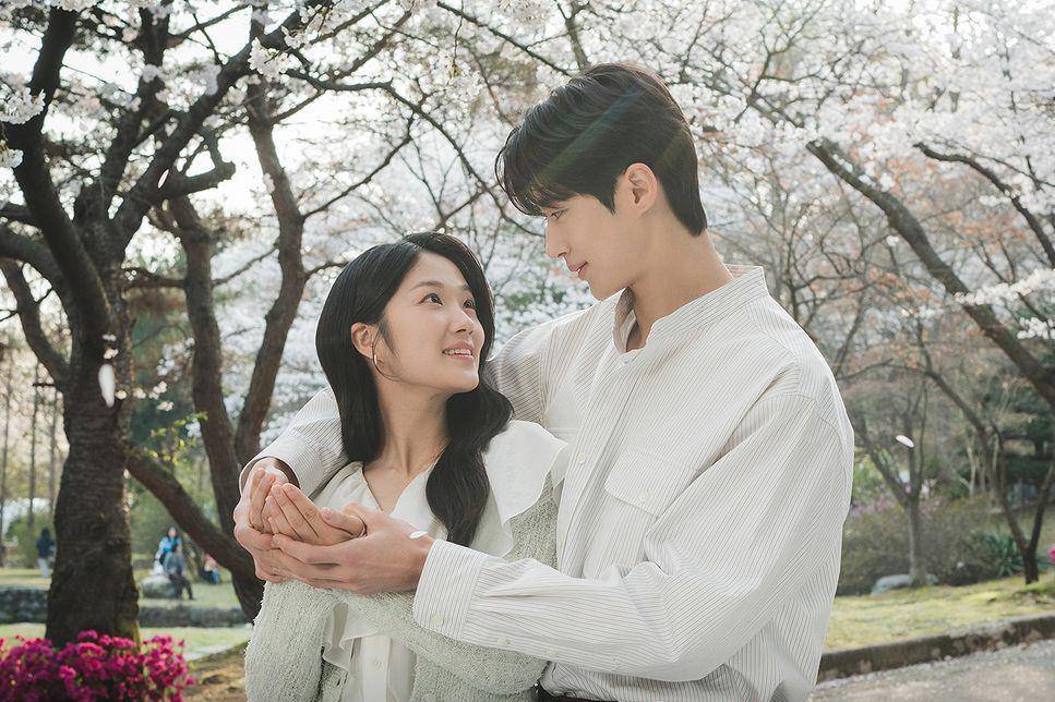 still cut drakor Lovely Runner (instagram.com/tvn_drama)