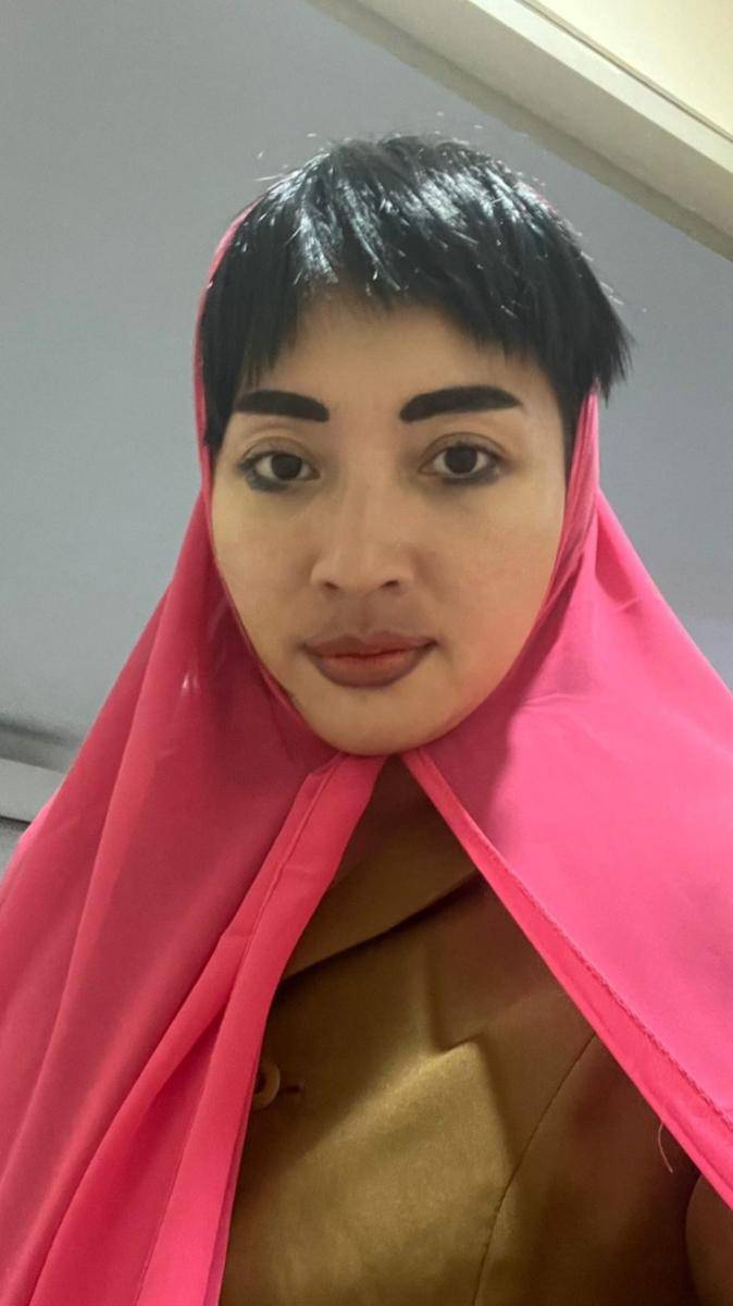 potret kocak penampilan komedian Hesti Purwadinata (instagram.com/hestipurwadinata)