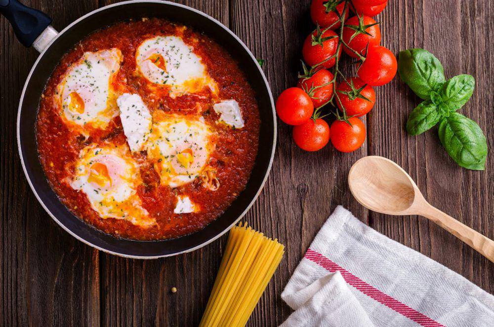 ilustrasi telur balado (pexels.com/Dana Tentis)