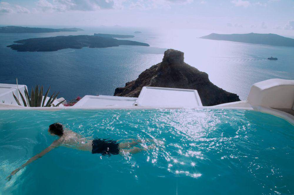 ilustrasi infinity pool (pexels.com/jimmy teoh)