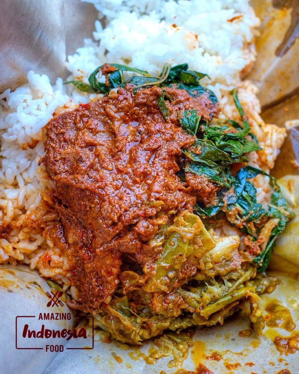 Nasi Padang Palapa Raya (Instagram.com/amazingindonesiafood)