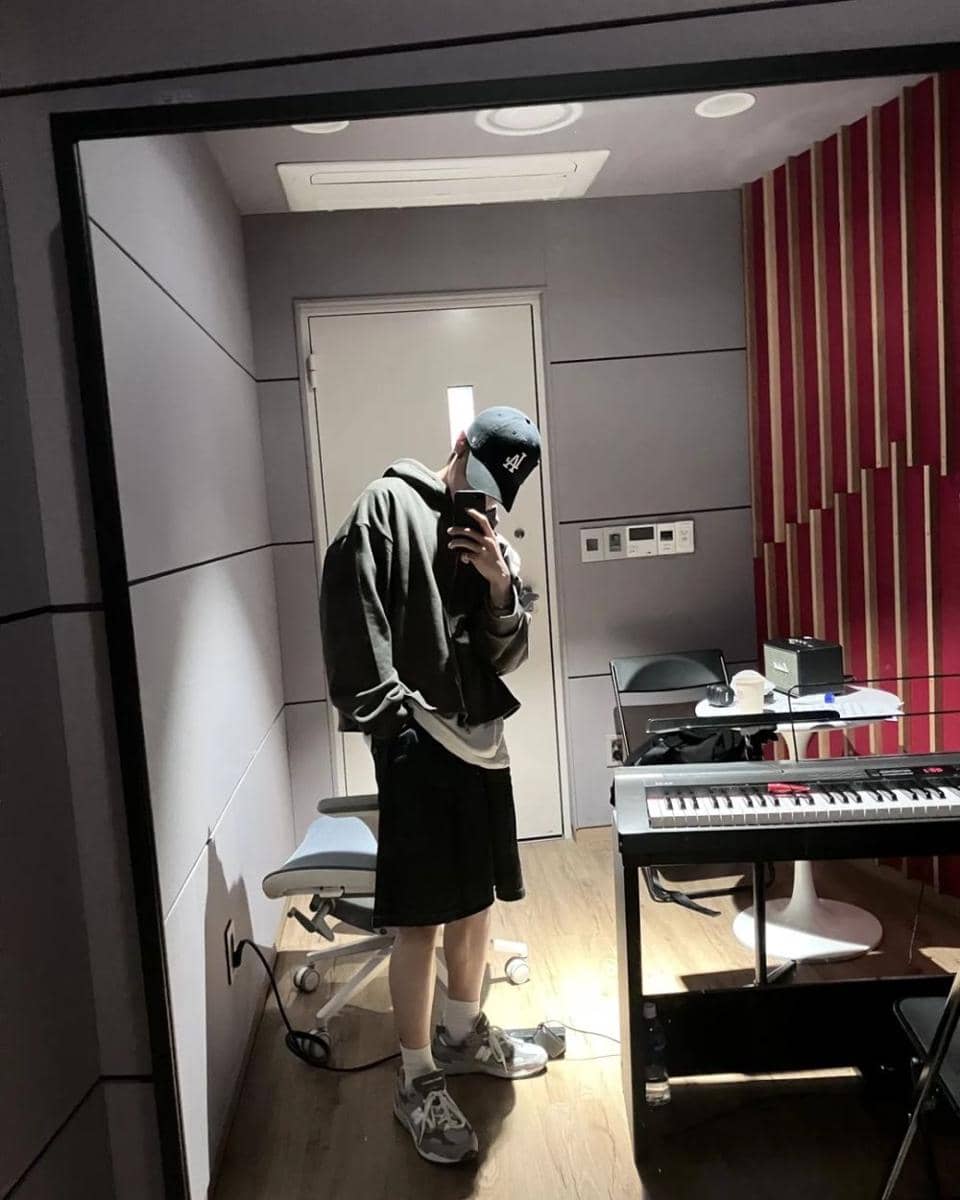 OOTD serba hitam ala I.N Stray Kids (instagram.com/realstraykids)
