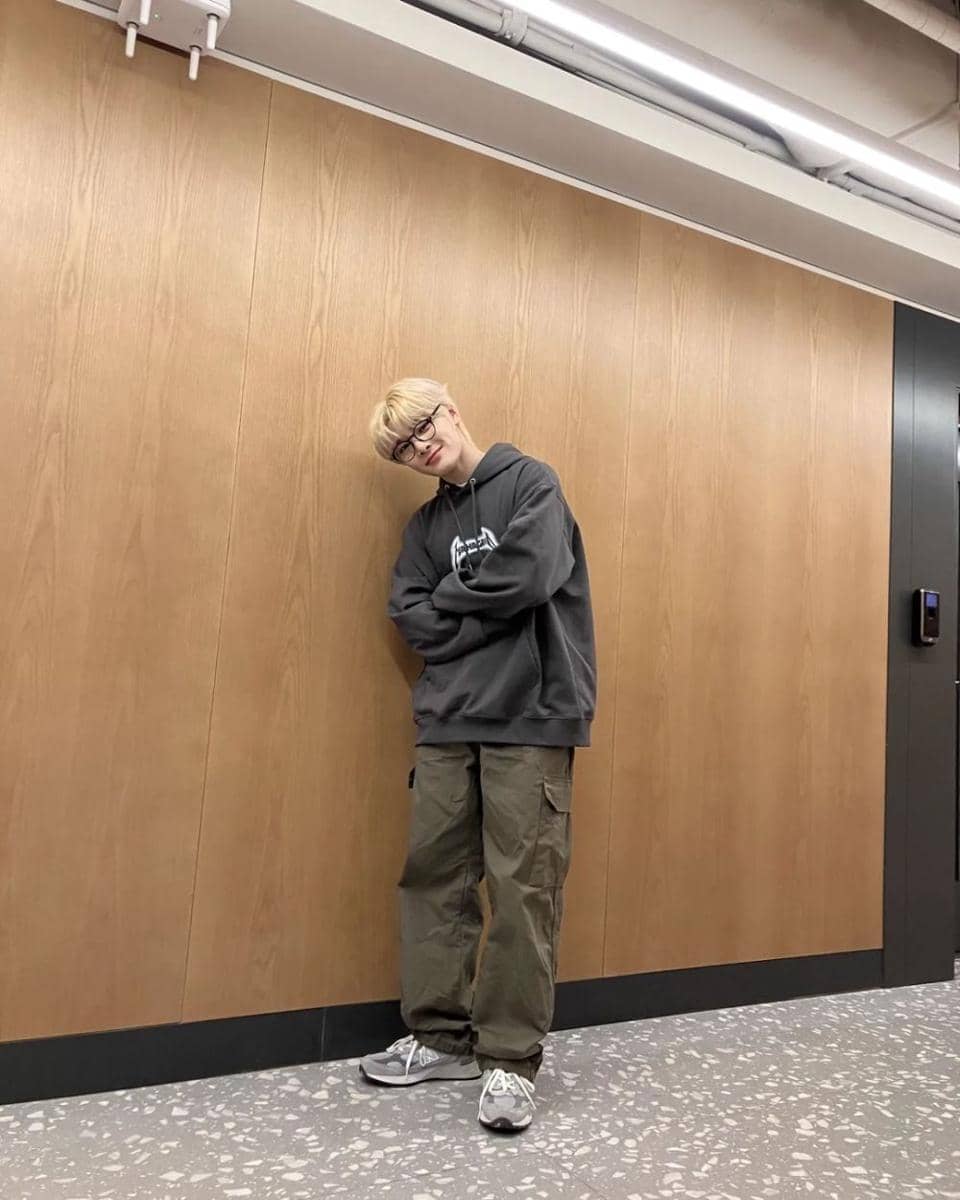 OOTD serba hitam ala I.N Stray Kids (instagram.com/realstraykids)