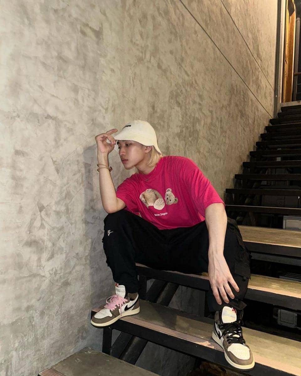 outfit traveling ala Nuttarat Tangwai (instagram.com/noeullee_)