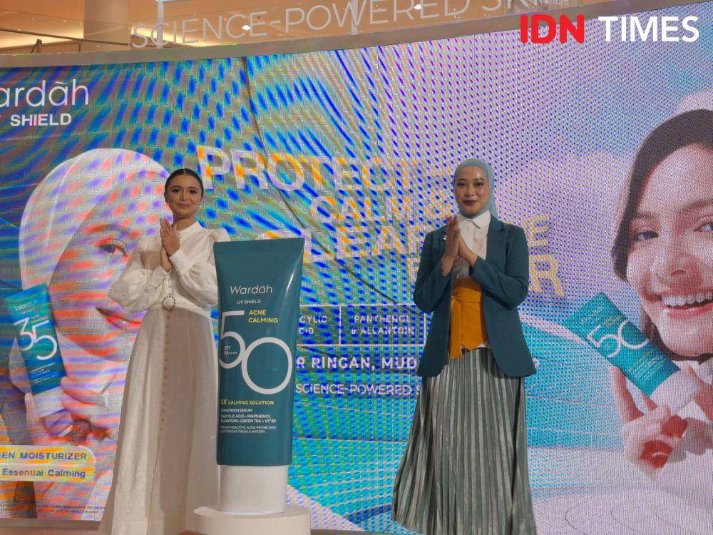 Press Conference The Launch of Wardah UV Shield Acne Calming Sunscreen Serum: The Real #AcneFighterProtector pada Rabu (29/5/2024) di Senayan City Mall, Jakarta. (IDN Times/Adyaning Raras)