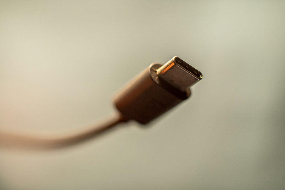 5 Kesalahan saat Membeli Charger HP, Jangan Diulangi!