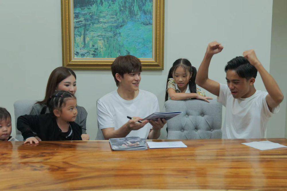 potret Lucas eks NCT main ke rumah Sarwendah (instagram.com/sarwendah29)