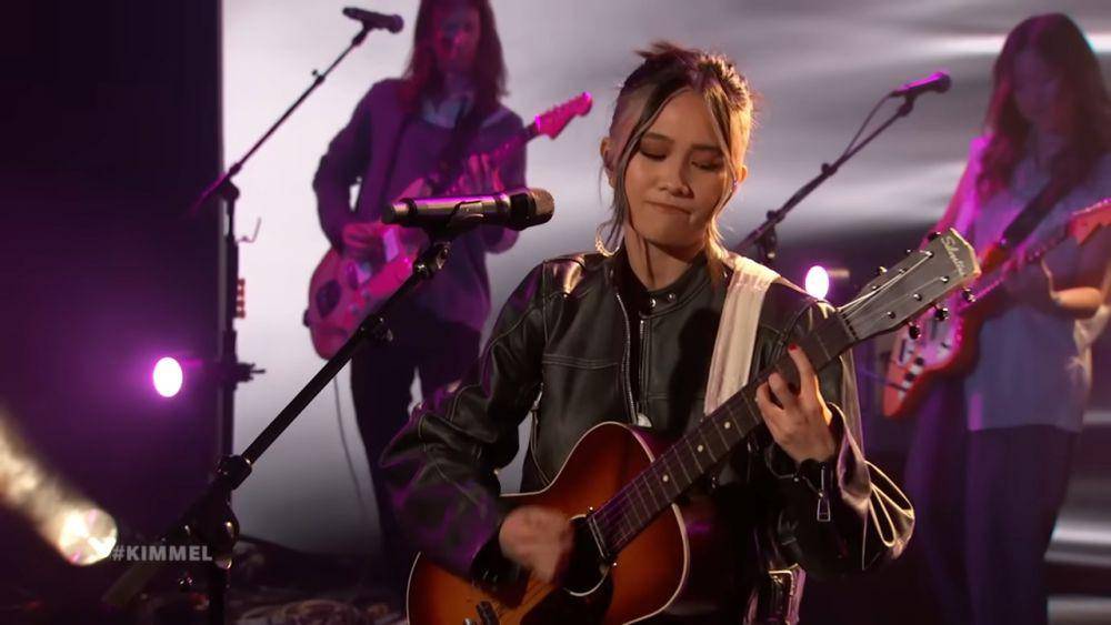 NIKI di Jimmy Kimmel Live (YouTube.com/Jimmy Kimmel Live)