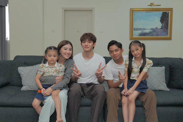 7 Potret Lucas Eks NCT Main ke Rumah Sarwendah, Makan Nasi Liwet