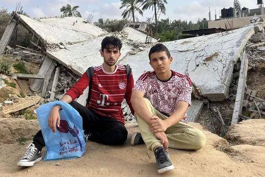 Siapa Herz dan Omar, Vlogger Remaja yang Rekam Keseharian di Gaza?