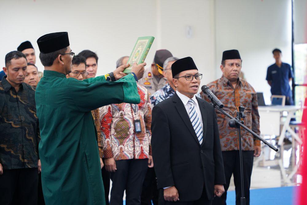 Profesor Jamhari Resmi Duduki Jabatan Rektor UIII Periode 2024-2029