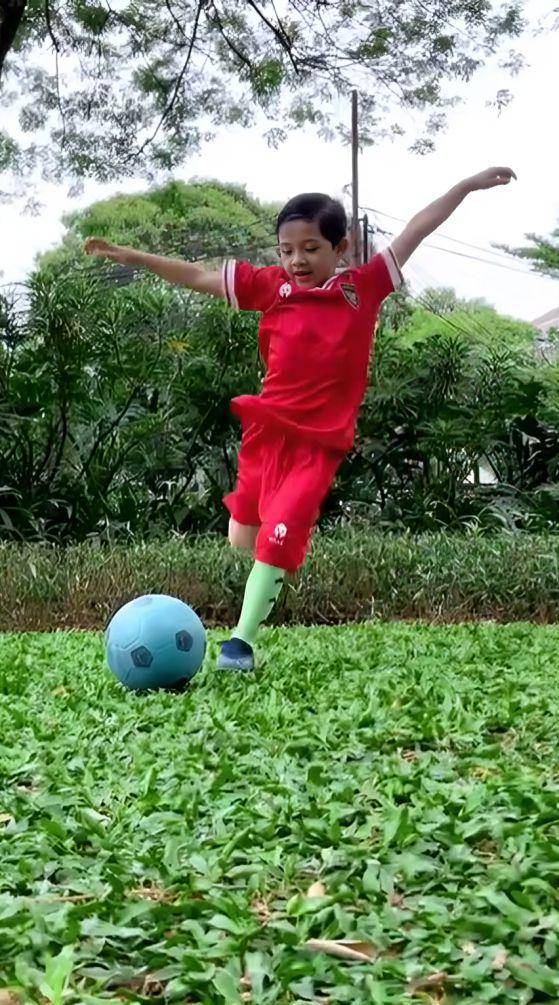 potret Arsya Hermansyah promosi jadi Pendamping Garuda (instagram.com/ananghijau)