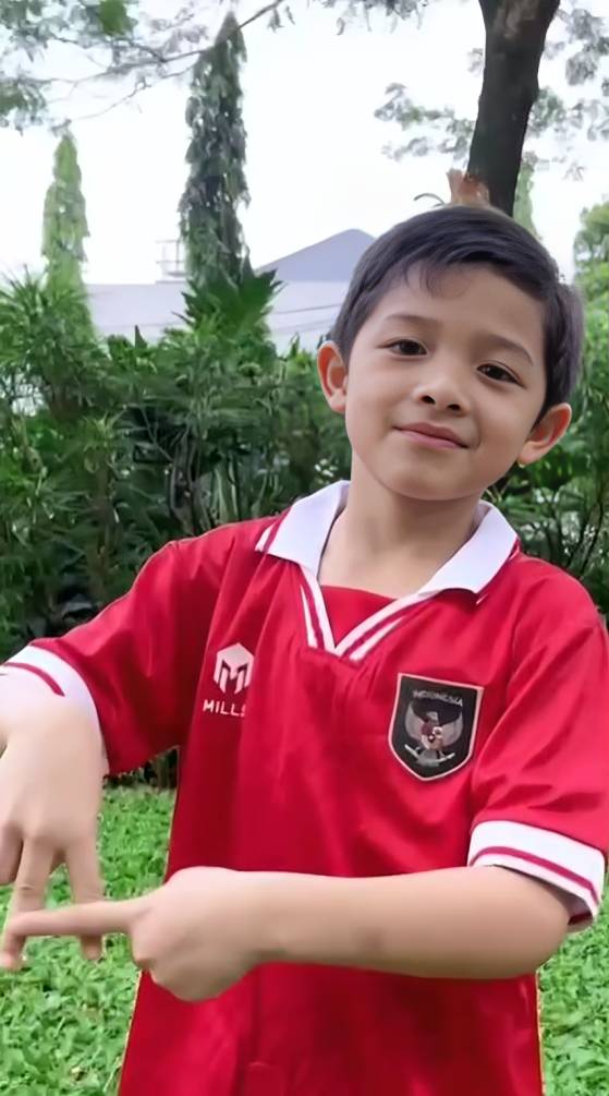potret Arsya Hermansyah promosi jadi Pendamping Garuda (instagram.com/ananghijau)