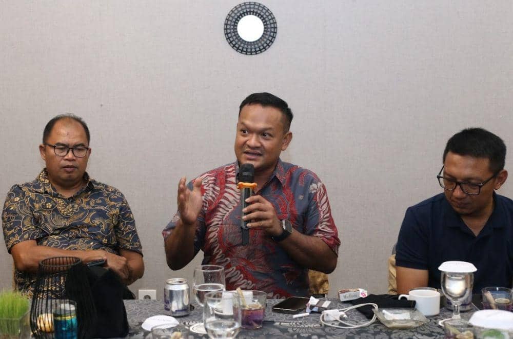 Ketua Kamar Dagang dan Industri (Kadin) Surakarta Ferry Septha Indrianto (tengah). (Dok/Istimewa)