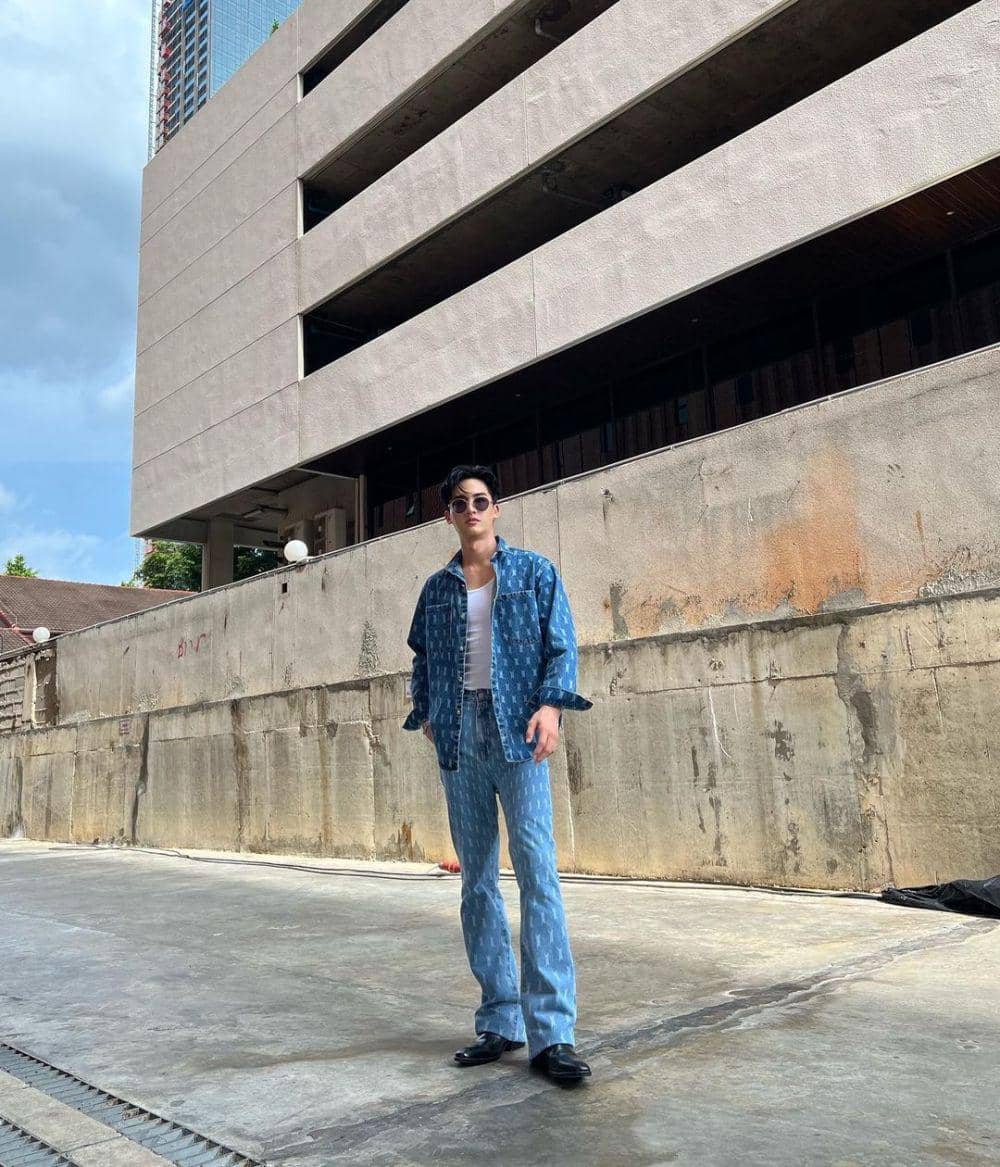 jaket denim ala Tawan Vihokratana (instagram.com/tawan_v)