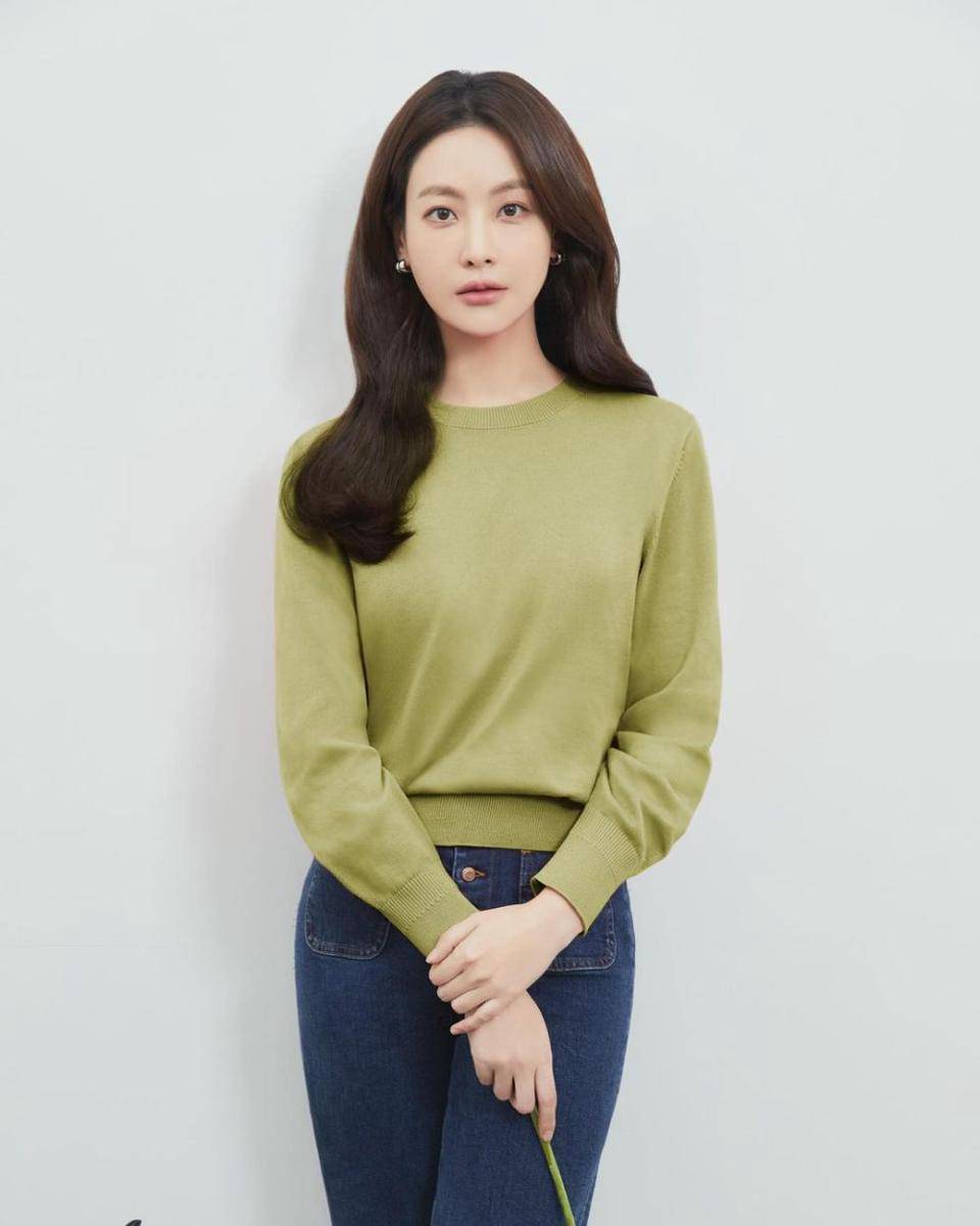 Oh Yeon Seo (instagram.com/ohvely22)
