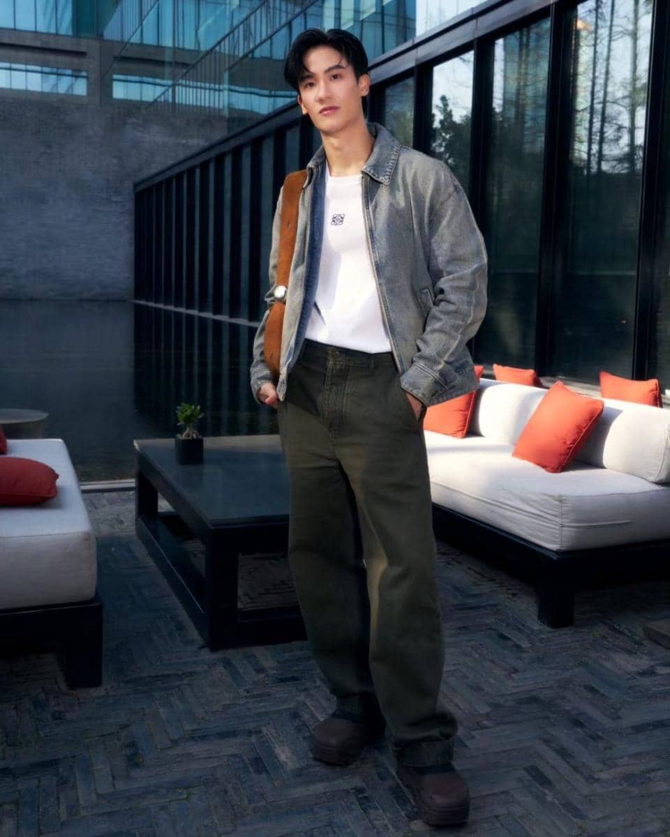 jaket denim ala Tawan Vihokratana (instagram.com/tawan_v)