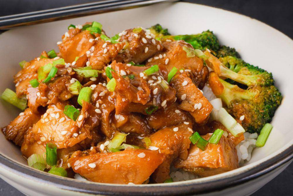 ilustrasi ayam teriyaki (vecteezy.com/artist-shotting888)