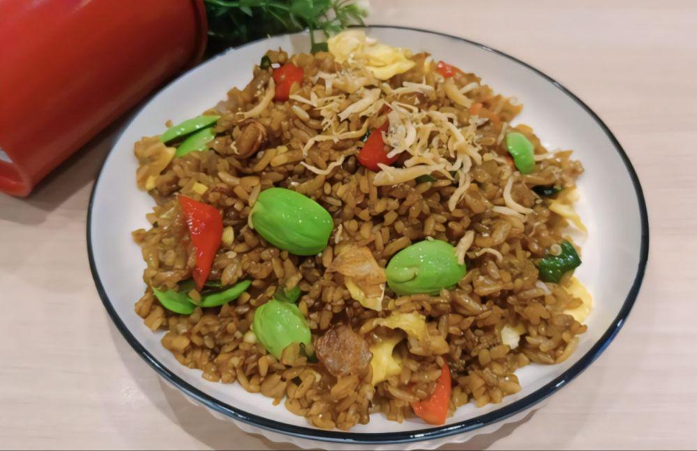 5 Warung Nasi Paling Ramai di PIK, Murah Meriah