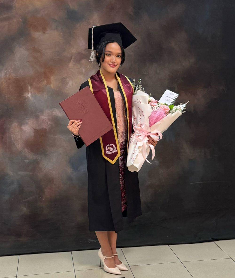 wisuda SMA anak Ussy (Instagram.com/ussypratama)