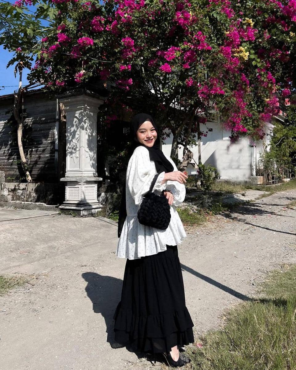 padu padan hijab dan rok ala Chichi Annisa (instagram.com/chichiiannisa)