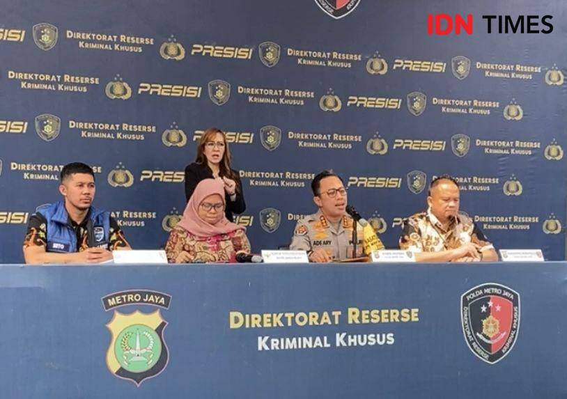 Polda Metro merilis kasus penjualan video pornografi anak oleh Deky Yanto (IDN Times/Irfan Fathurohman)