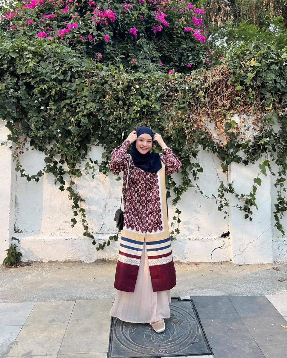 padu padan hijab dan rok ala Chichi Annisa (instagram.com/chichiiannisa)
