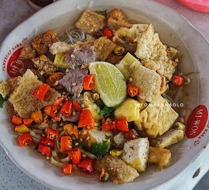 bakmi toprak (instagram.com/infomakansolo)