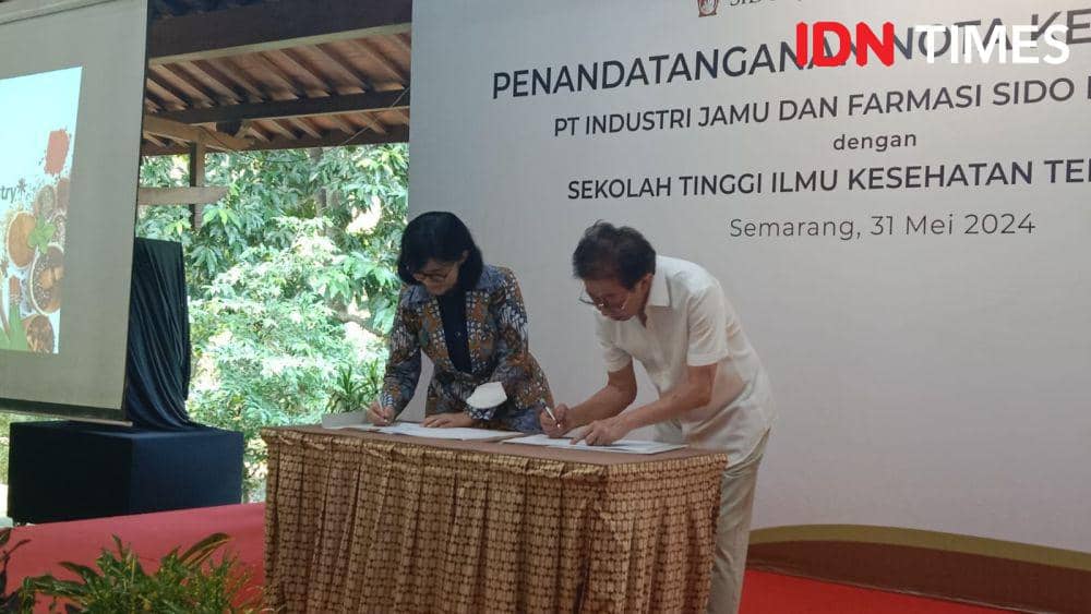 Penandatanganan kesepakatan kerjasama STIKES Telogorejo dan Sidomuncul. (IDN Times/Fariz Fardianto)