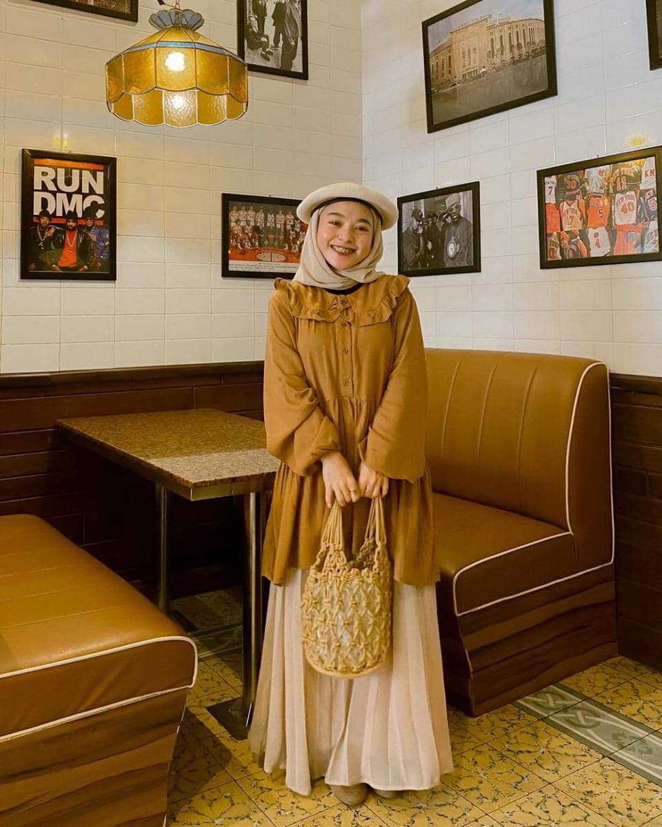 padu padan hijab dan rok ala Chichi Annisa (instagram.com/chichiiannisa)