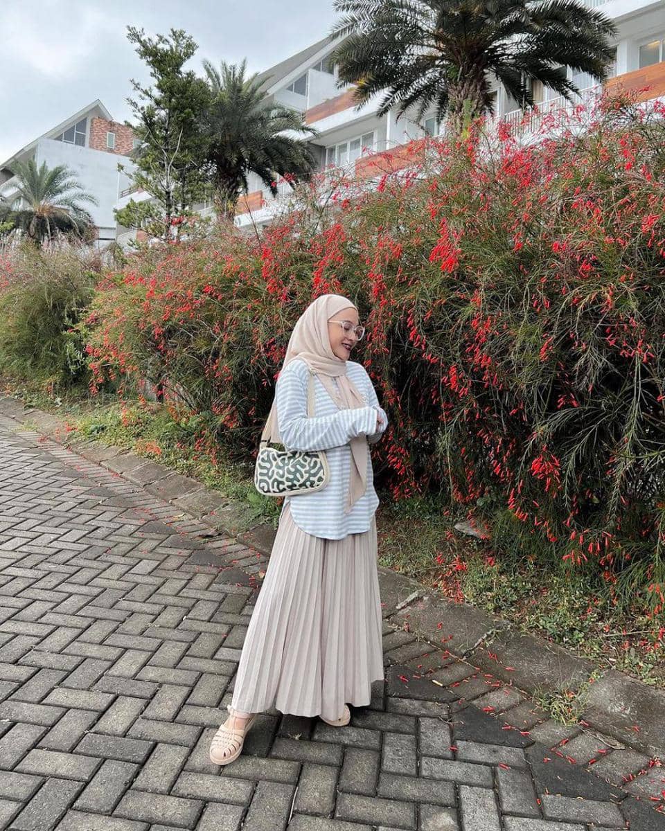 padu padan hijab dan rok ala Chichi Annisa (instagram.com/chichiiannisa)