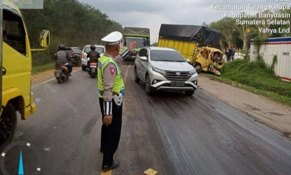 (Dua Truk Adu Kambing di Jalintim Palembang-Betung, 1 Penumpang Tewas) IDN Times/istimewa